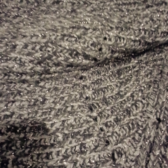 EXPRESS ladies acrylic/wood blend cardigan - Picture 5 of 6